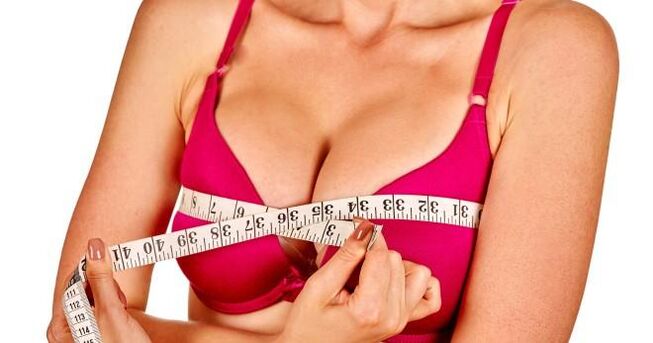Breasts that have become larger after using the compress